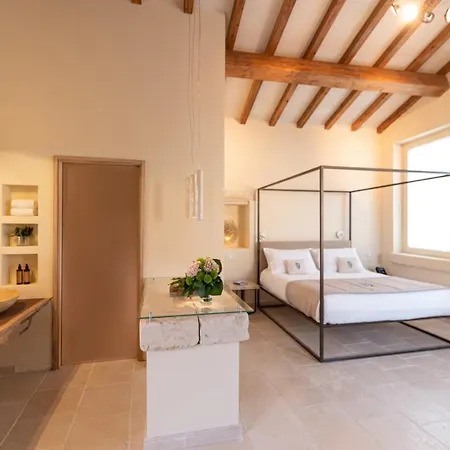 Pollicastro Boutique 4*