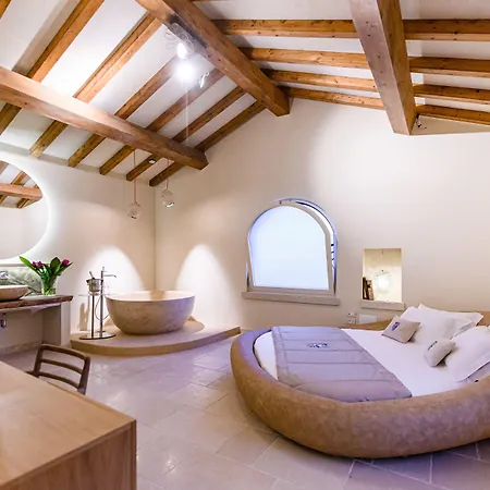 Pollicastro Boutique 4* ليتشي