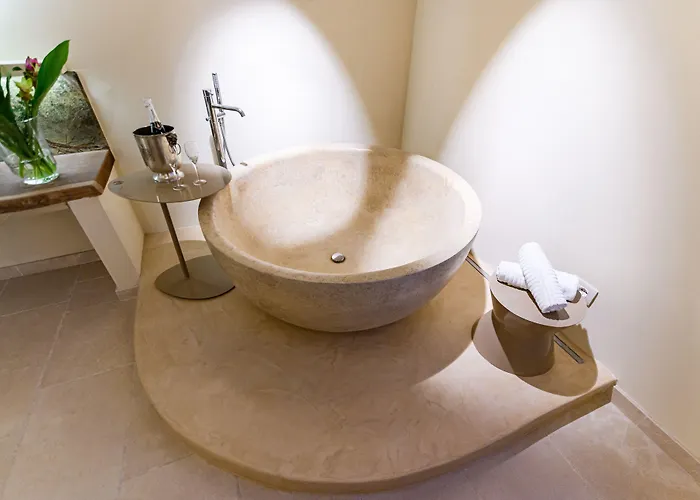 מלון Pollicastro Boutique 4*